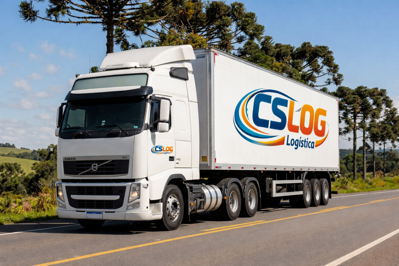 Caminhão da CSLOG na rodovia